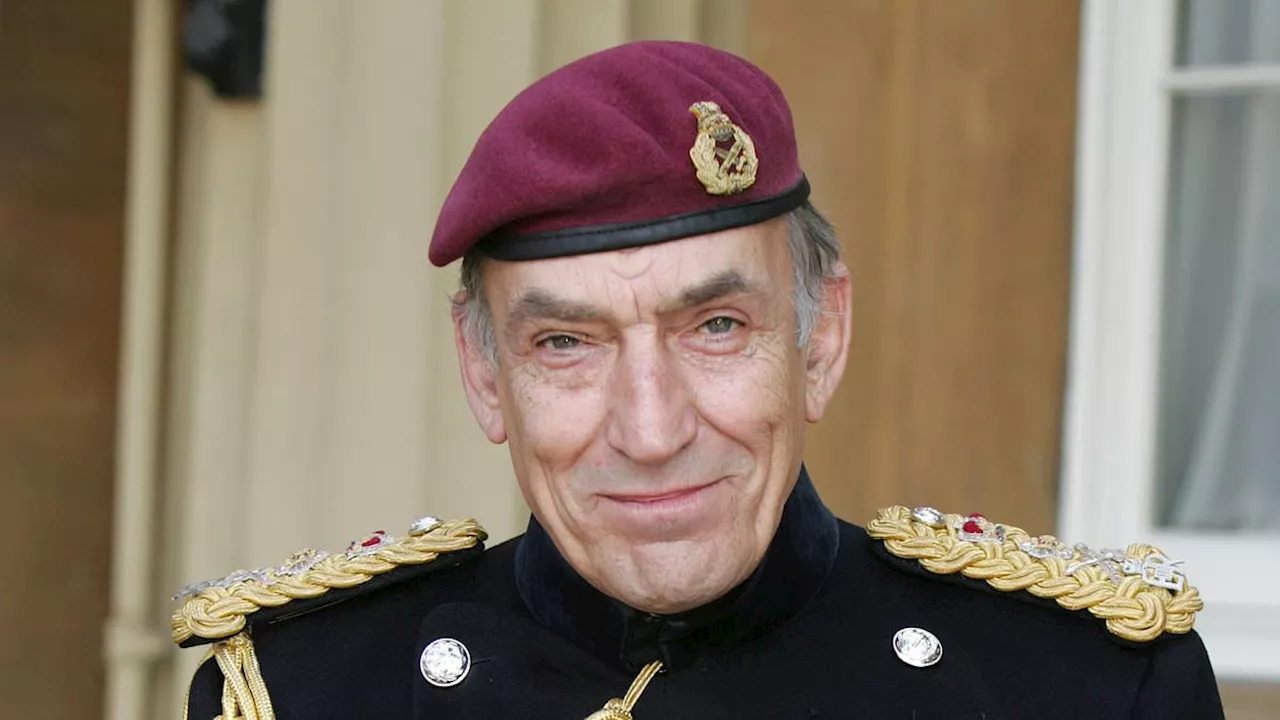 General Sir Mike Jackson dead: Former head of British Army who was dubbed 'The Prince of Darkness'...