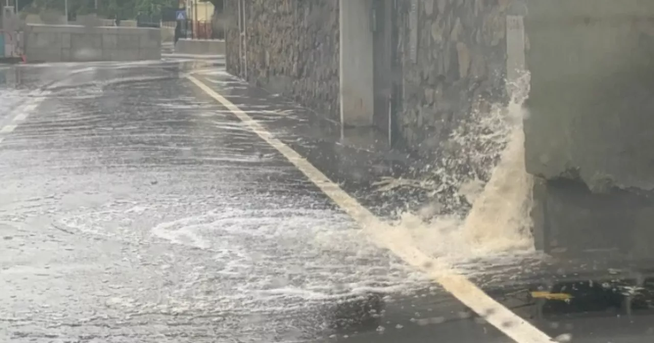 Allerta meteo in Liguria: torrenti esondati nel Savonese, linea ferroviaria Genova-Ventimiglia interrotta