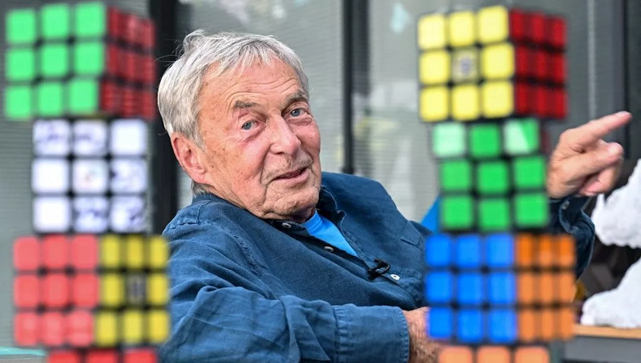 'C'est un objet à la fois ludique et d'apprentissage' : à Paris, Erno Rubik fête les 50 ans du Rubik's Cube