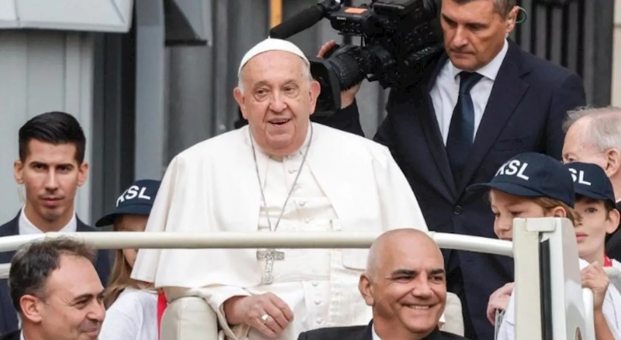 Pope at Audience: Faith frees us from thinking everything ends here