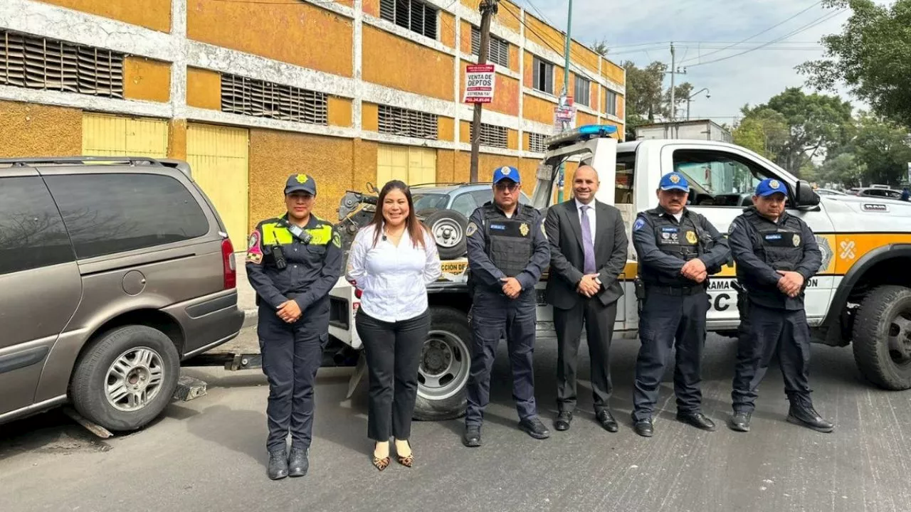 Lourdes Paz encabeza operativo de chatarrización en Iztacalco