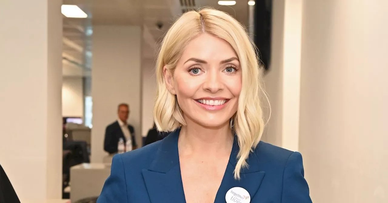 Holly Willoughby reaches out to ex-This Morning co-stars amid Schofield row