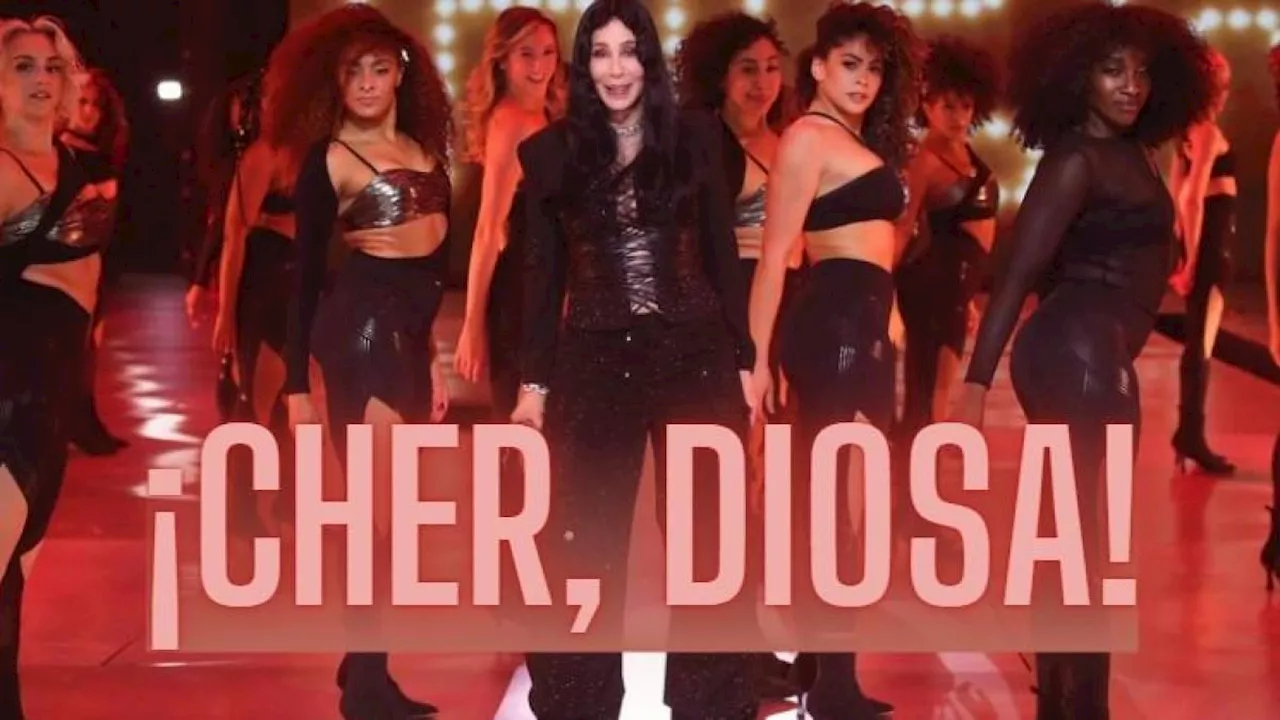 ¡Épico! Así regresó Cher a los escenarios en el Victoria's Secret Fashion Show