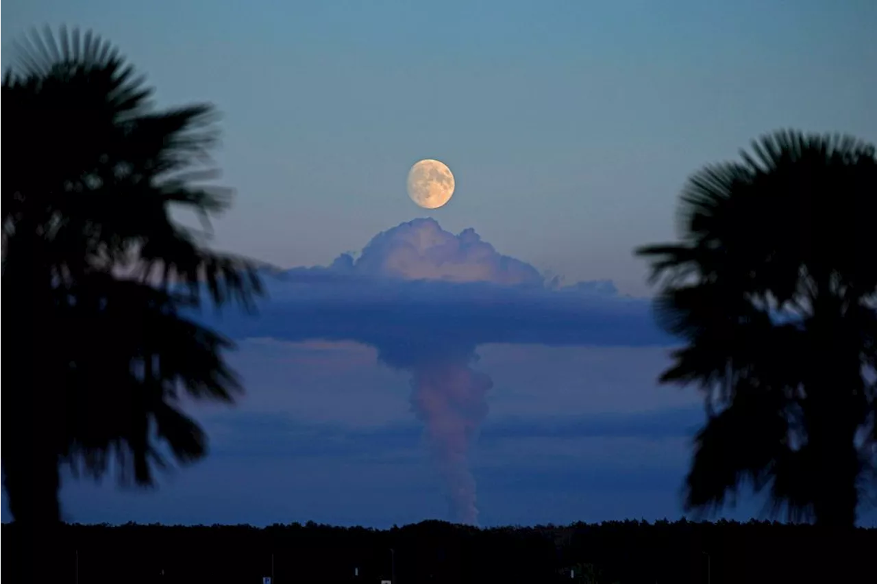 October's supermoon pairs with a comet for a special nighttime spectacle