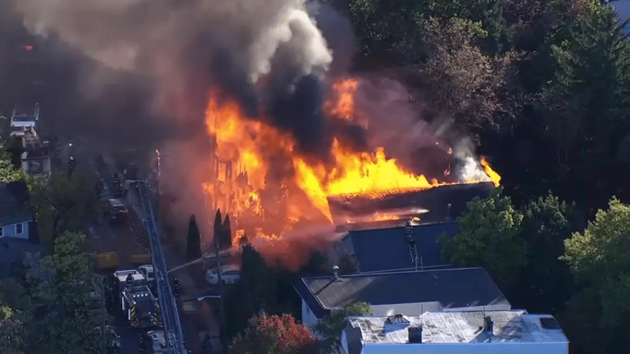 Large Fire Destroys Five Homes in New Jersey, Residents Criticize Water Pressure Issues