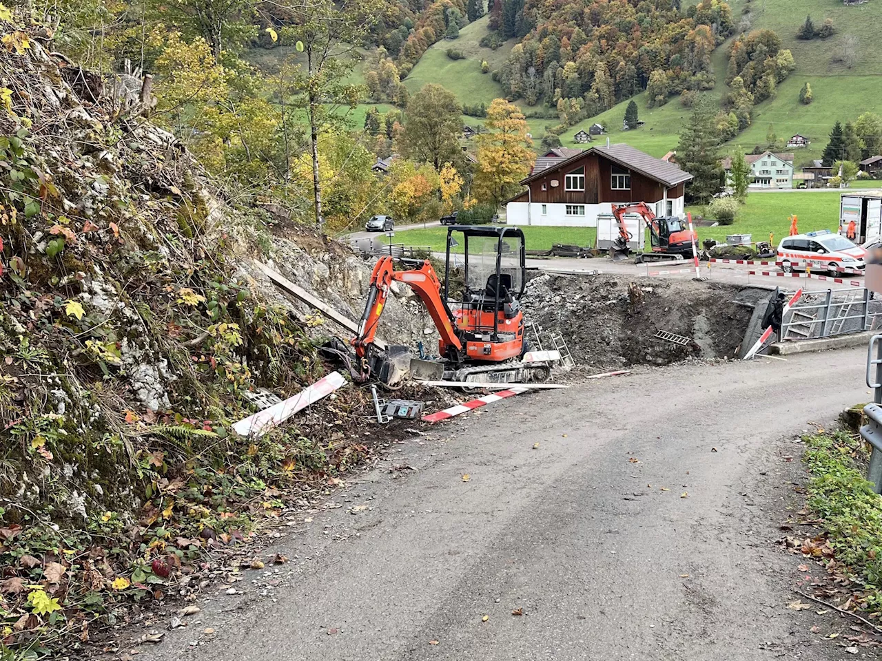 Unfall in Alt St. Johann SG: Mann (52) stürzt mit Motorkarren in einen Bach