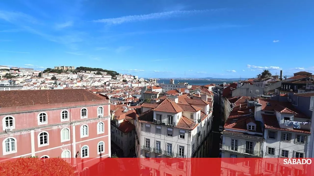 Movimento Porta a Porta entrega petição para defender o direito à habitação