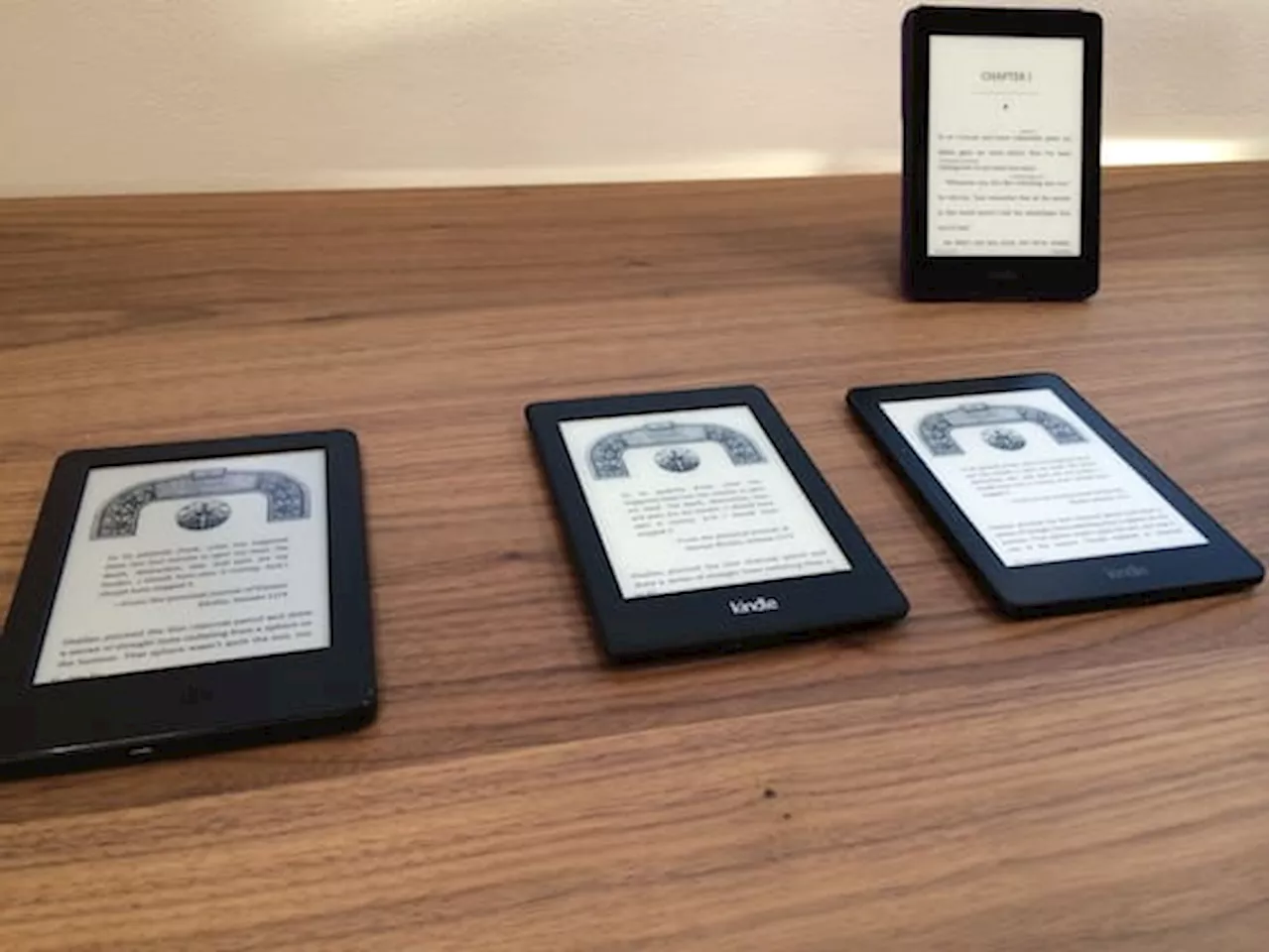 Amazon, in arrivo una nuova generazione di Kindle: Scribe, Colorsoft e Paperwhite