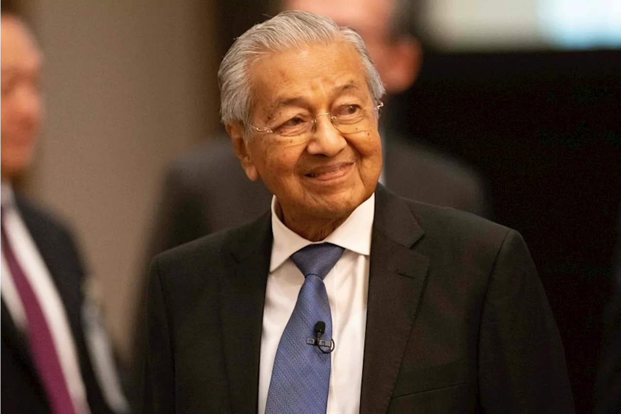 Mahathir admitted to heart institute due to lung infection, defamation trial postponed