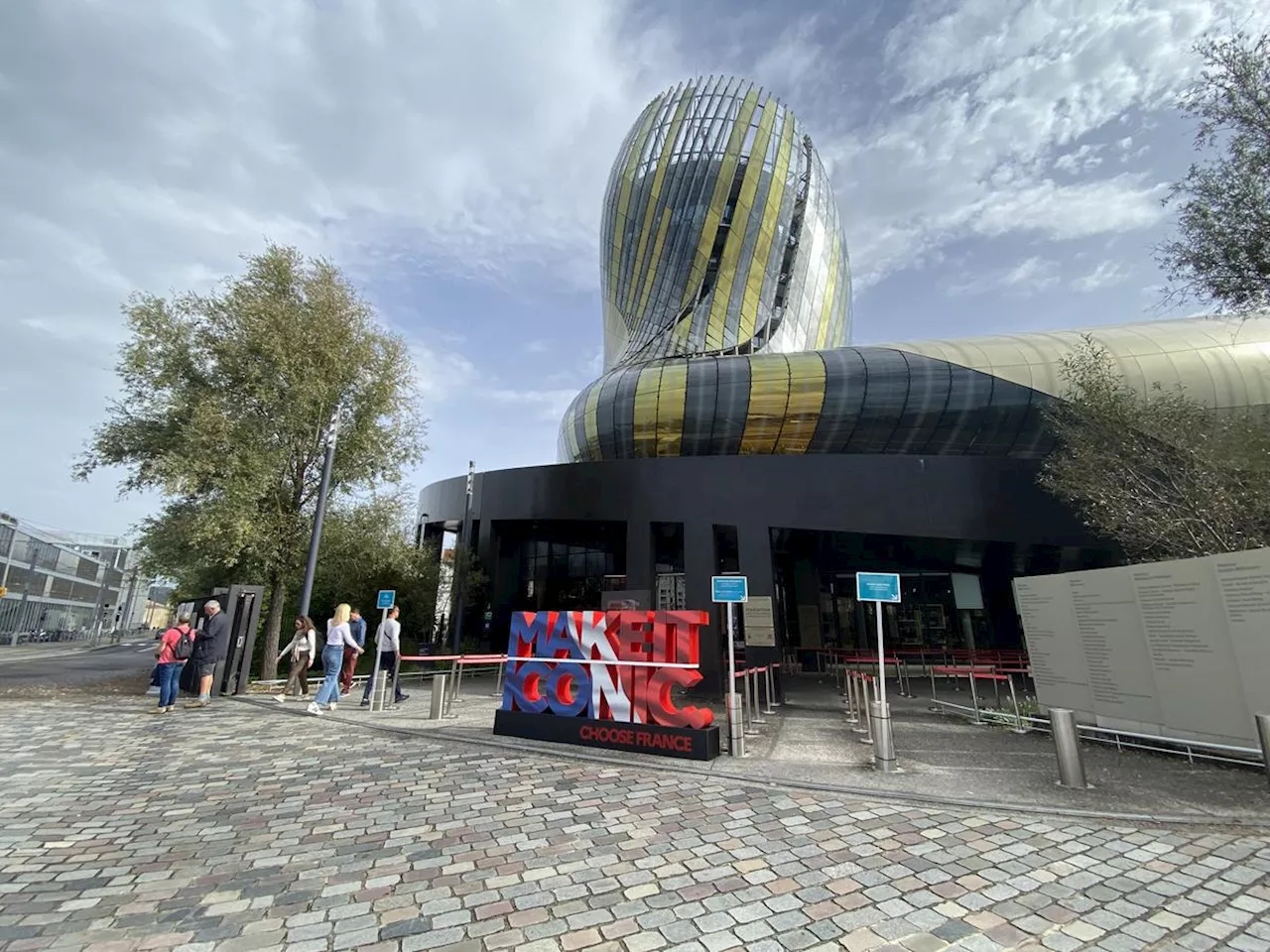 Bordeaux : la Cité du vin devient égérie-monument de la campagne gouvernementale « Make It Iconic. Choose France »