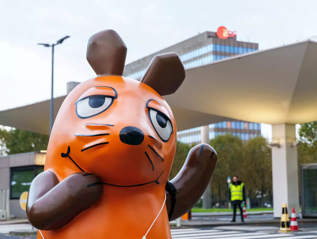 Promi-News: Die Figur aus der Sendung mit der Maus entführt mit politischer Botschaft