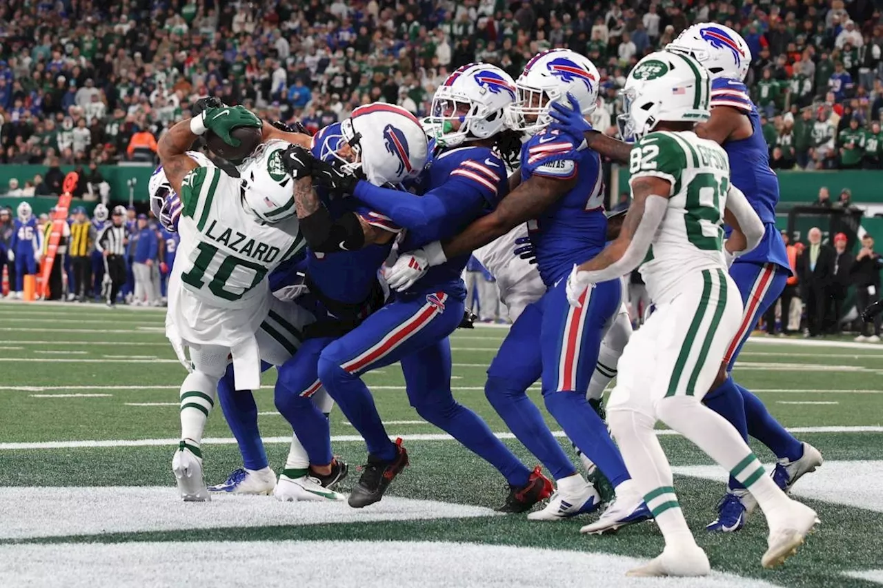 Allen outshines Rodgers as Bills outlast Jets 23-20