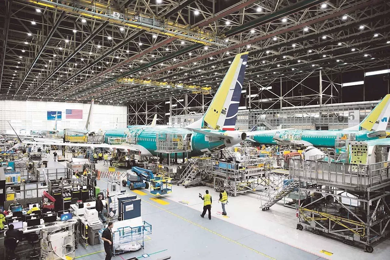 Boeing to raise $25B to replenish cash flow