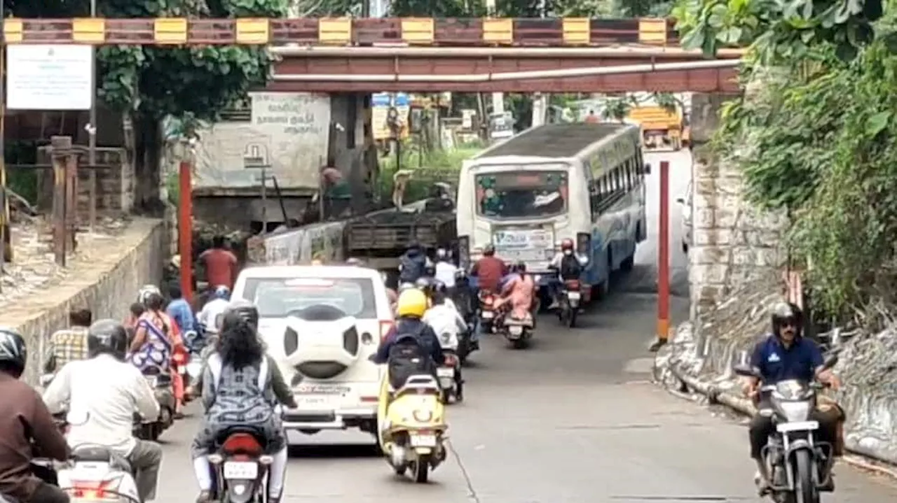 கோவை வாகன ஓட்டிகள் கவனத்திற்கு! புதிய வண்ண கம்பங்கள் பற்றி தெரிந்து கொள்ளுங்கள்!