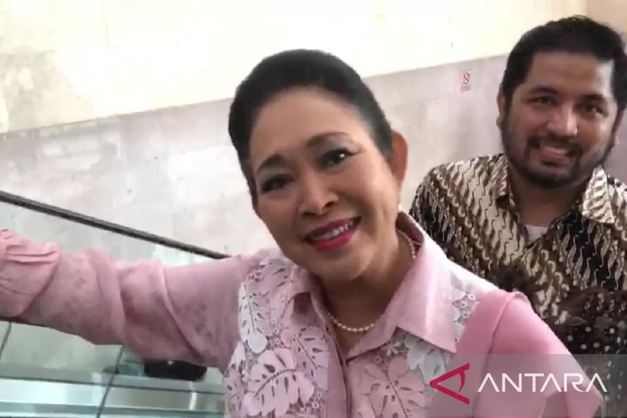 Titiek Soeharto ucapkan selamat ulang tahun untuk Prabowo