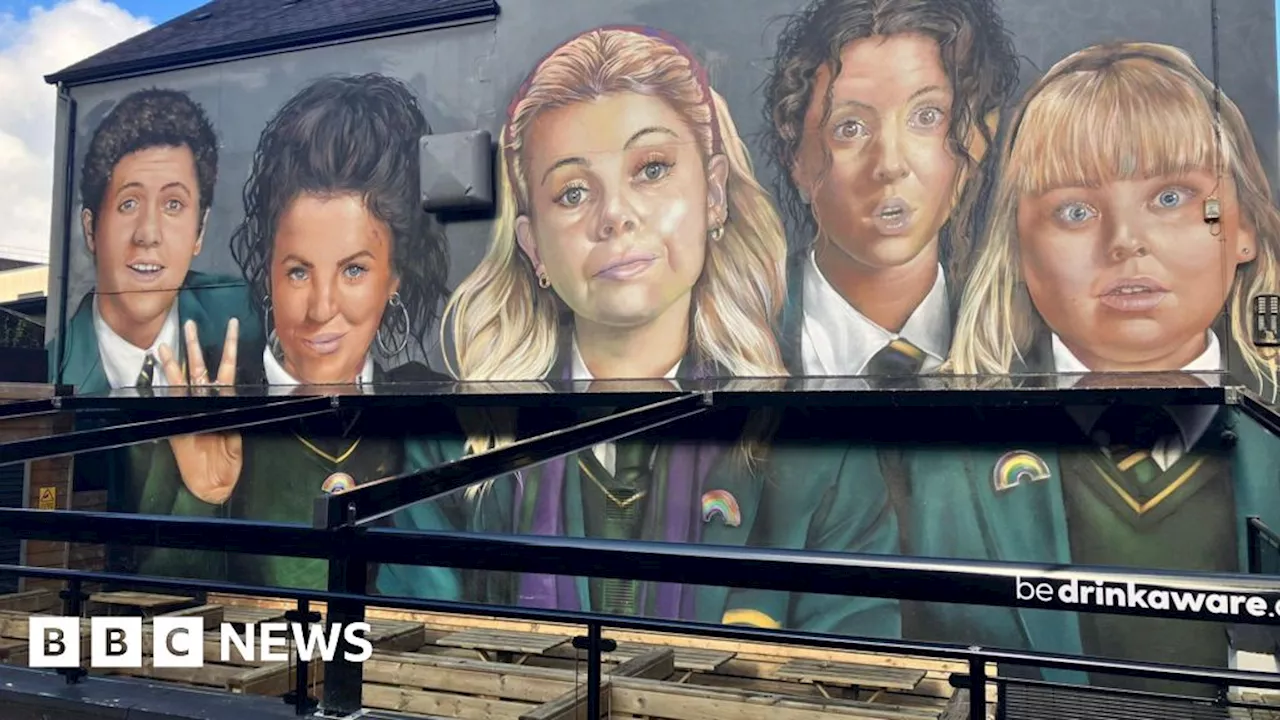 Derry Girls: Awning that partially blocks mural re-erected