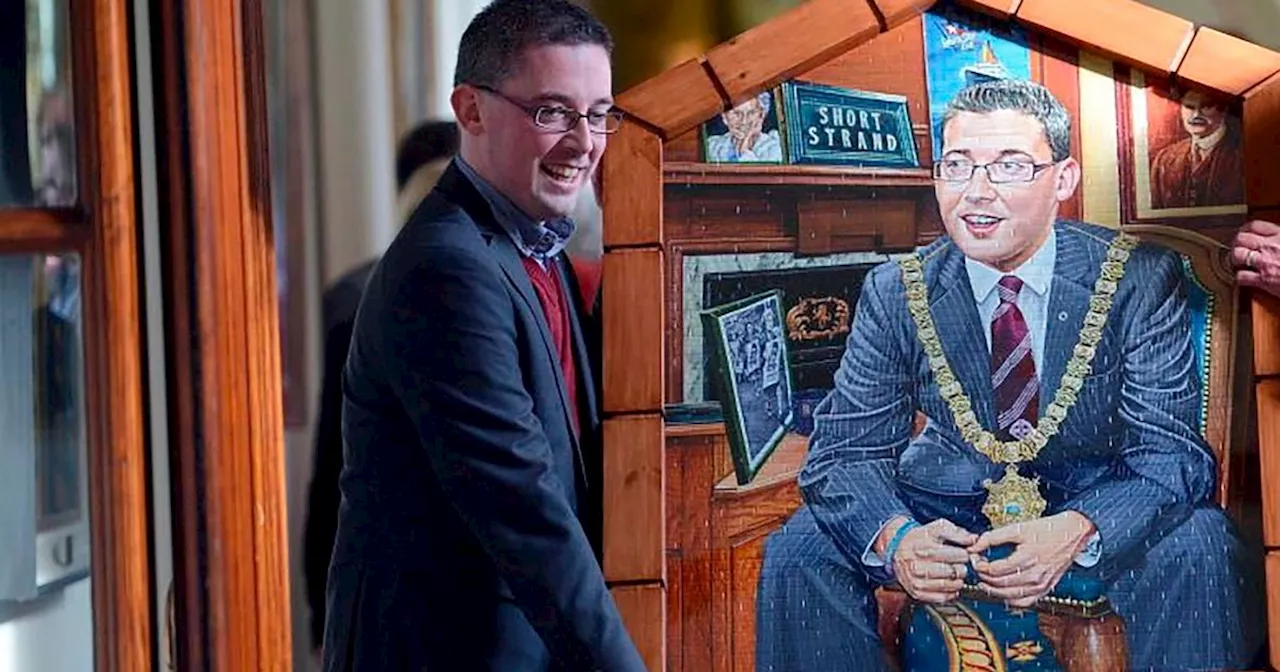 Michelle O'Neill says removal of Ó Donnghaile portrait 'appropriate'