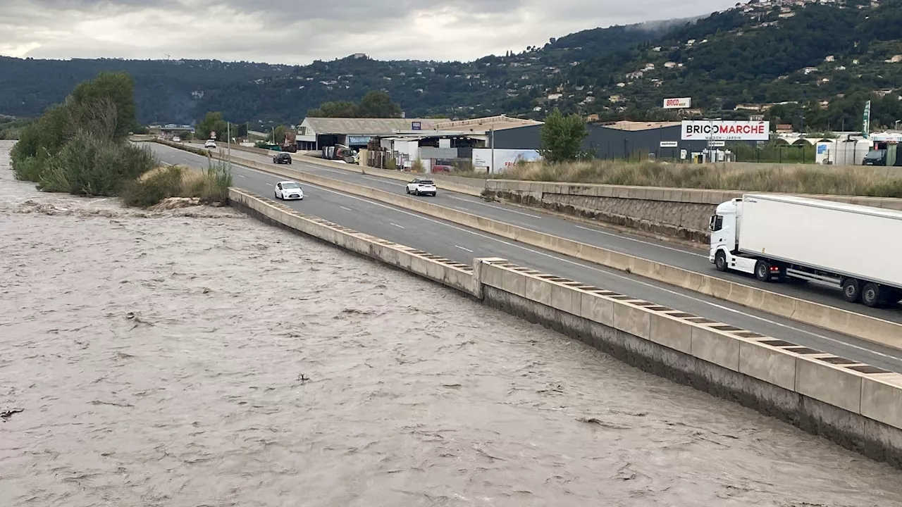 Intempéries dans les Alpes-Maritimes: la RM 6202 bis, proche du Var, fermée à la circulation