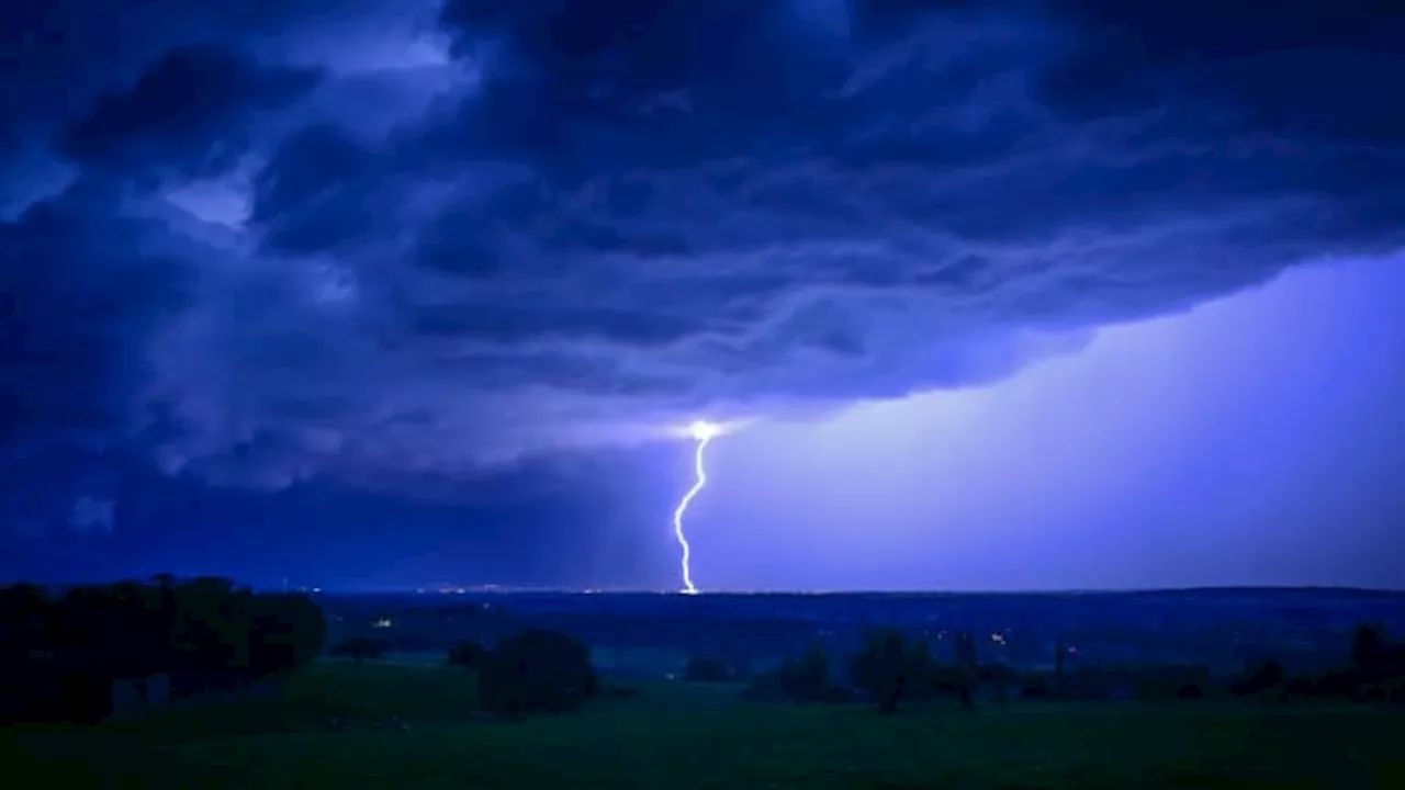 Pluie-inondations, orages, crues: Météo-France place 13 départements en vigilance orange