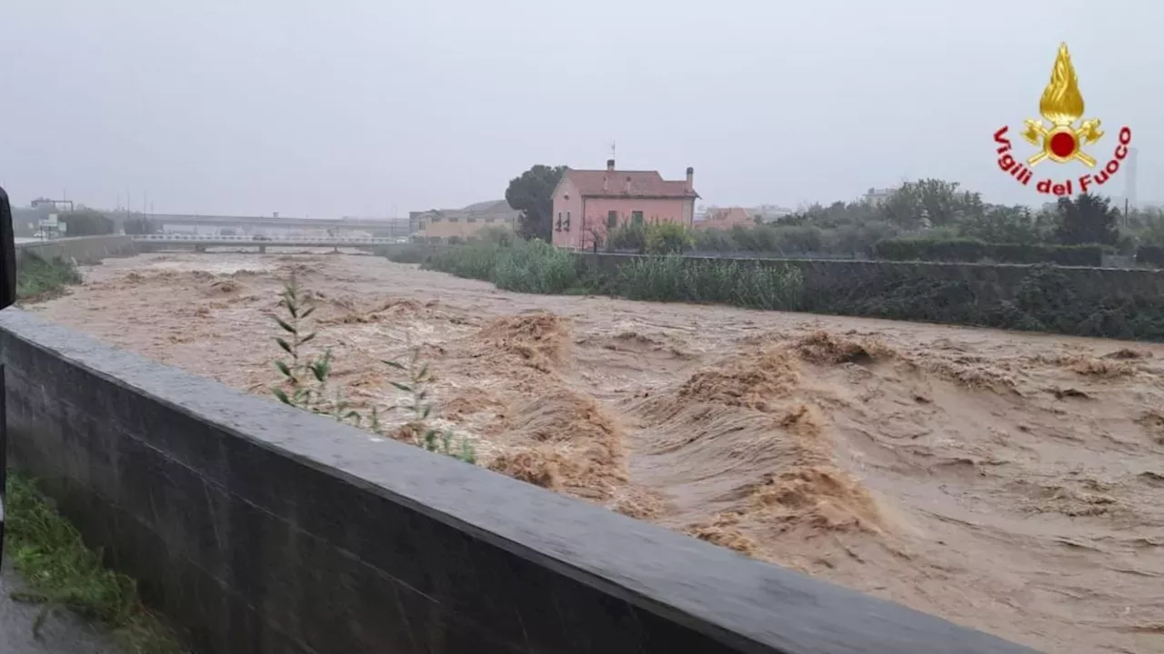 L'allerta Meteo In Liguria E In Emilia Romagna, In Diretta | Scuole ...