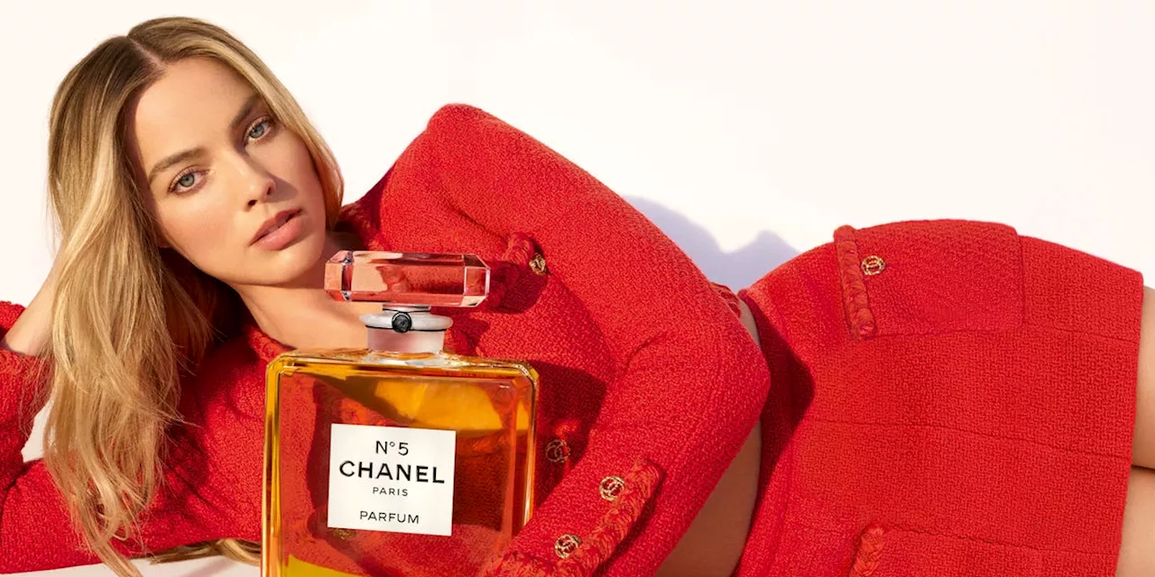 Ci sono Margot Robbie e Jacob Elordi nel nuovo film Chanel N°5 diretto da Luca Guadagnino