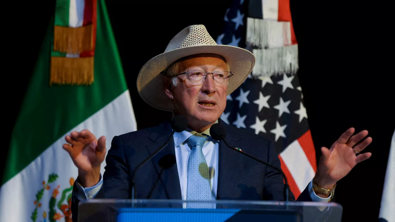 Ken Salazar Asegura que a Pesar de la Pausa que Puso AMLO Siguen Trabajando Juntos