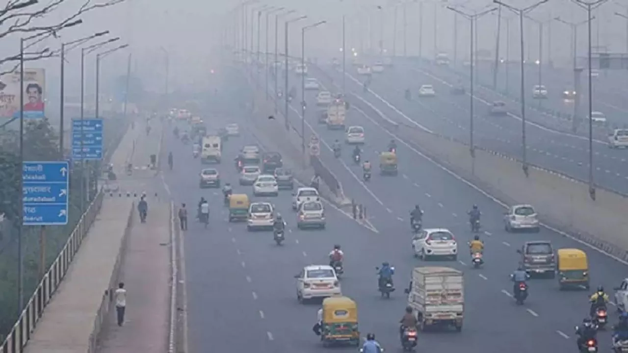 Delhi Air Pollution: दिल्ली के प्रदूषण पर भाजपा-आप फिर आईं आमने-सामने, एक दूसरे पर फोड़ा ठीकरा