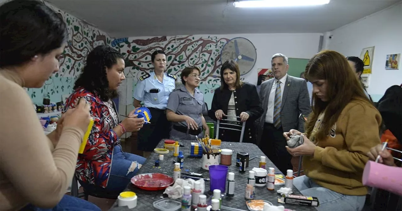 Patricia Bullrich anunció un programa para que todos los presos trabajen en las cárceles