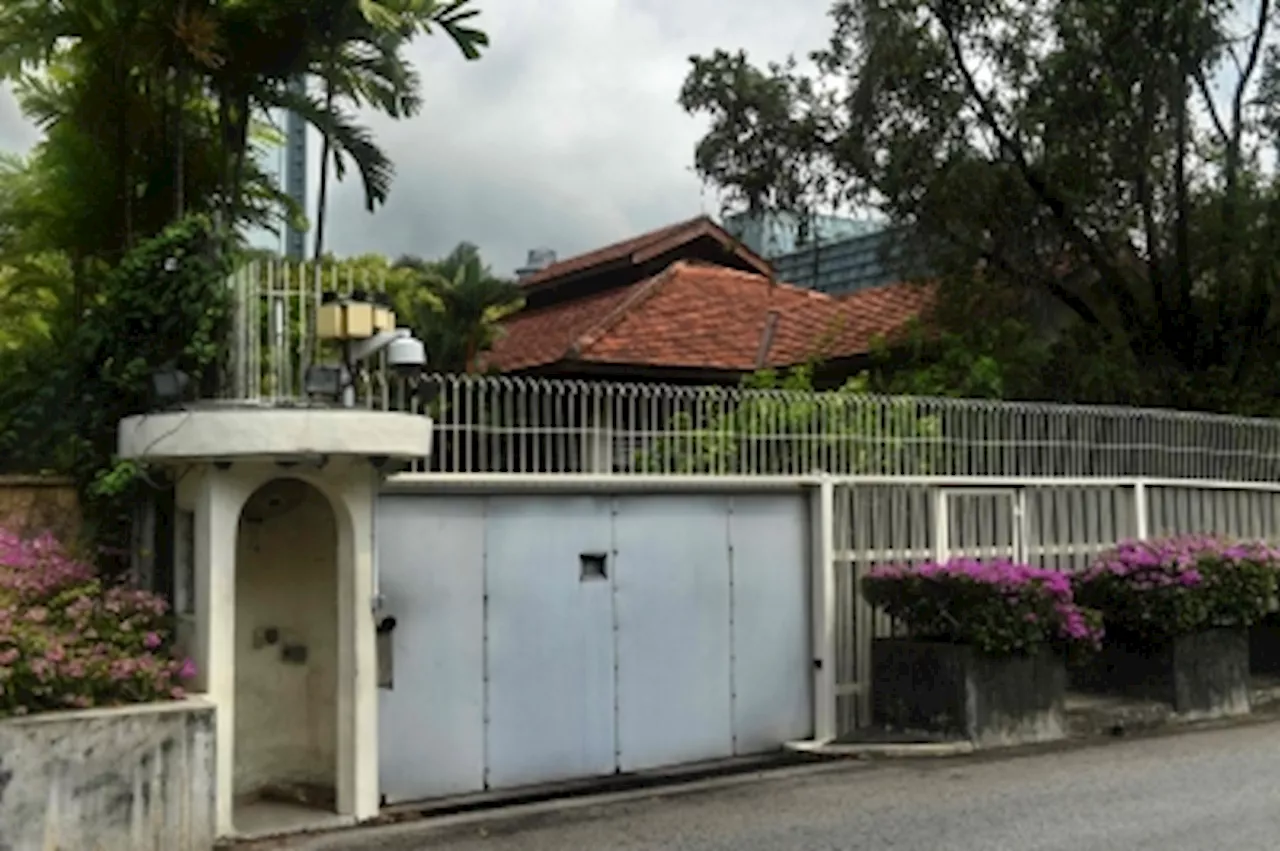 Lee Kuan Yew's Children Feud Over Fate of Family Home