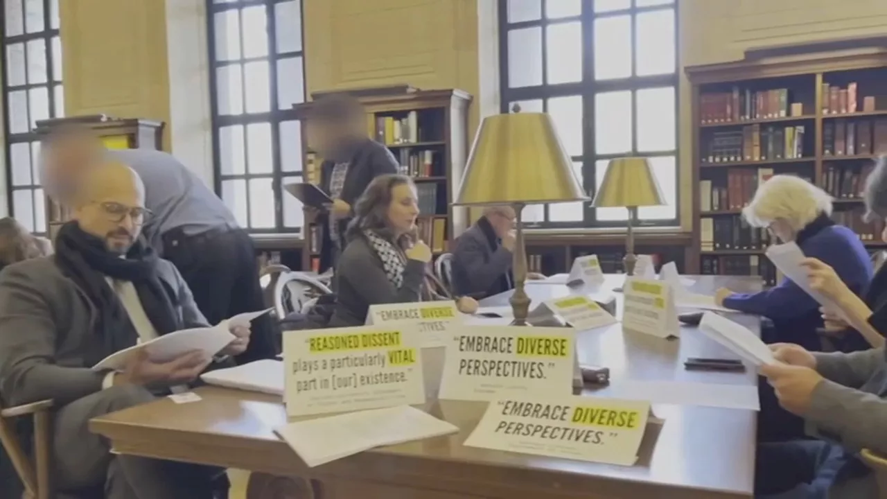 30 Harvard professors hold ‘study-in' protest at library