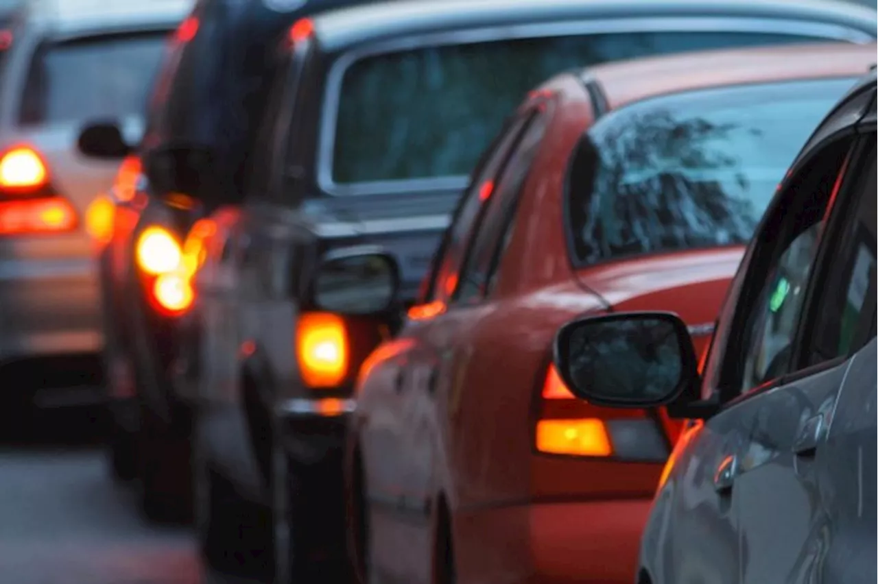 Fietsers zonder licht en auto’s zonder pinkers zijn grootste ergernissen in het verkeer