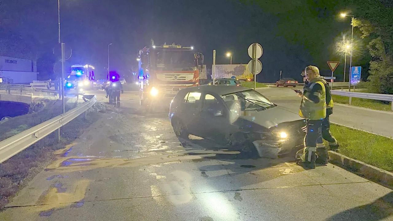 Neunkirchner „flog“ mit seinem Auto über Kreisverkehr in Wr. Neustadt