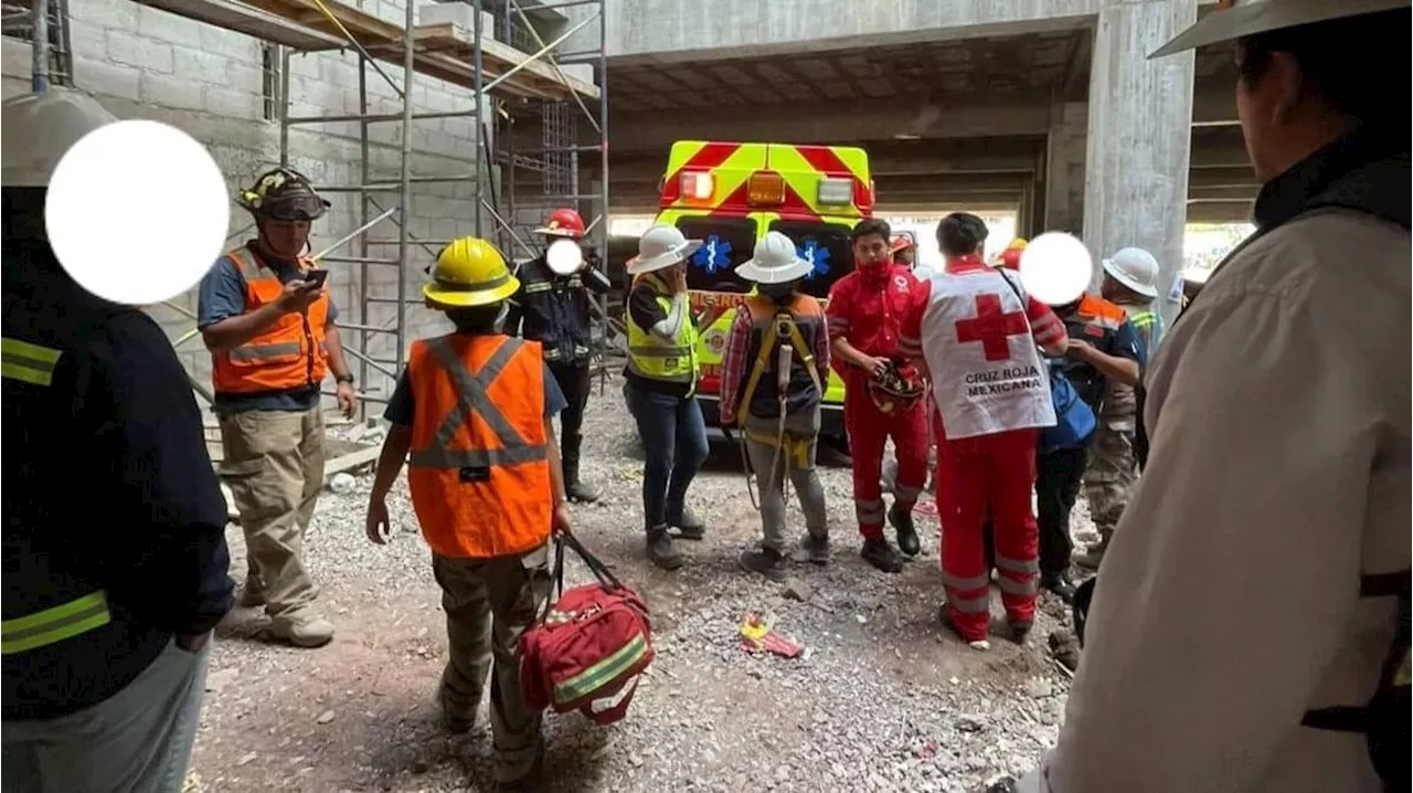 Bomberos le salvan la vida a albañil tras caída de tres pisos en Hospital IMSS Guanajuato