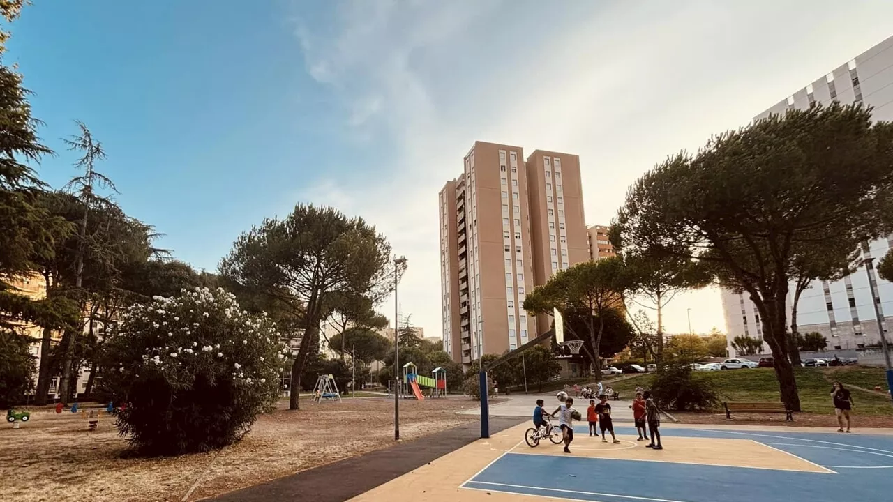 Una piazza verde e una nuova area giochi. Il parco Angelo Musco è pronto per l'inaugurazione