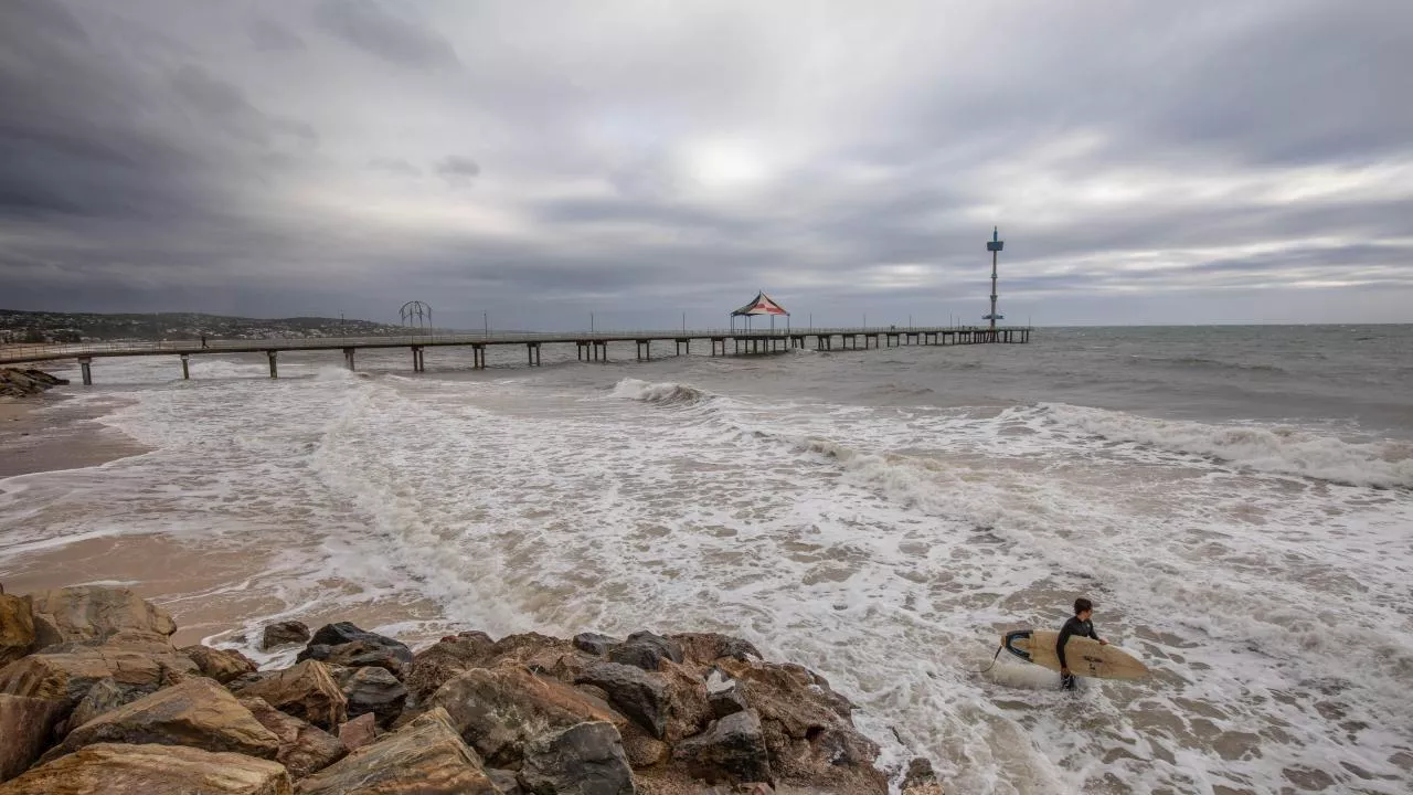 Severe thunderstorms and damaging winds threaten South Australia