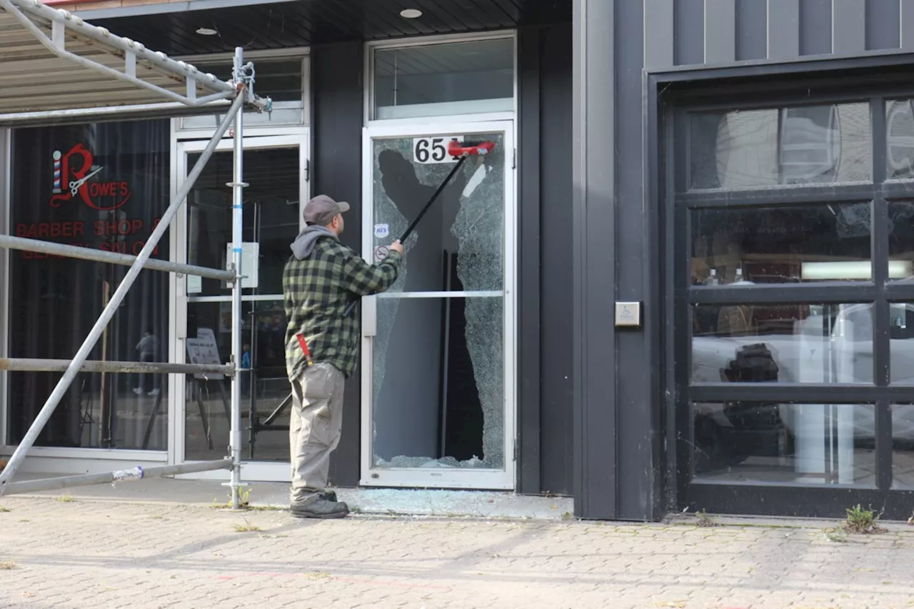 Suspect arrested for downtown window-smashing spree