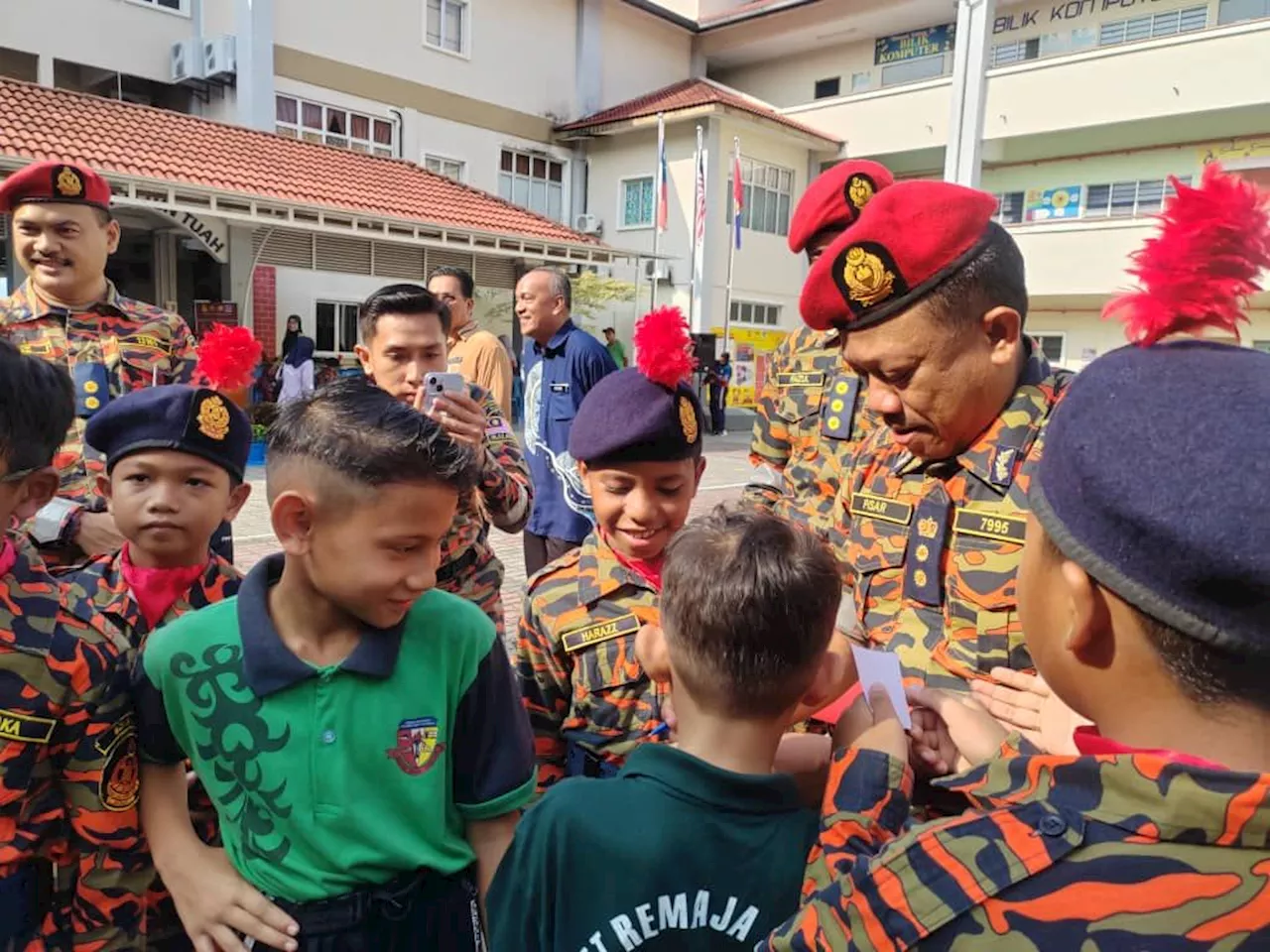 Future firefighters: Pupils at Melaka school introduced to role of volunteers