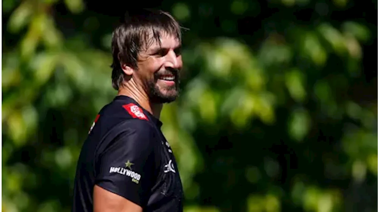 Etzebeth leads Sharks as Jordan switches to pivot