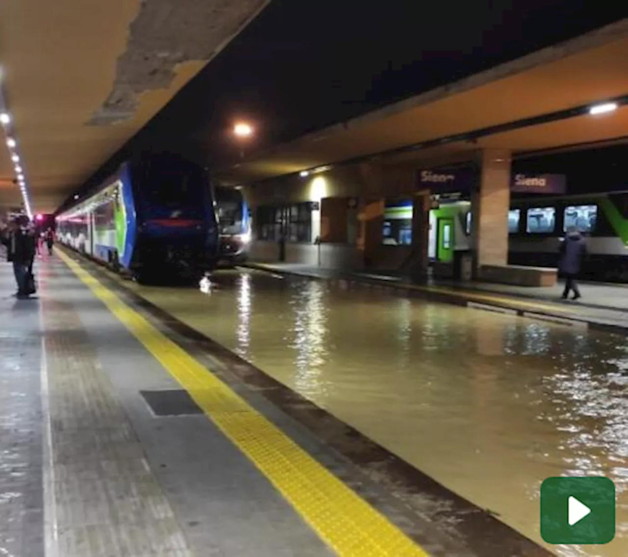 Maltempo: Siena sott'acqua, è Allerta Arancione anche in Toscana