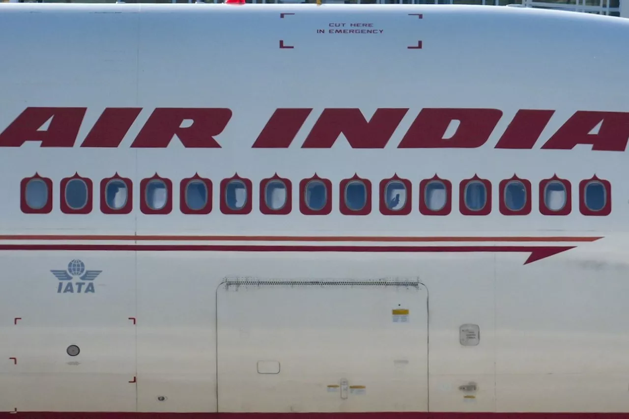 Air India passengers get lift from air force after bomb scare forces Nunavut landing