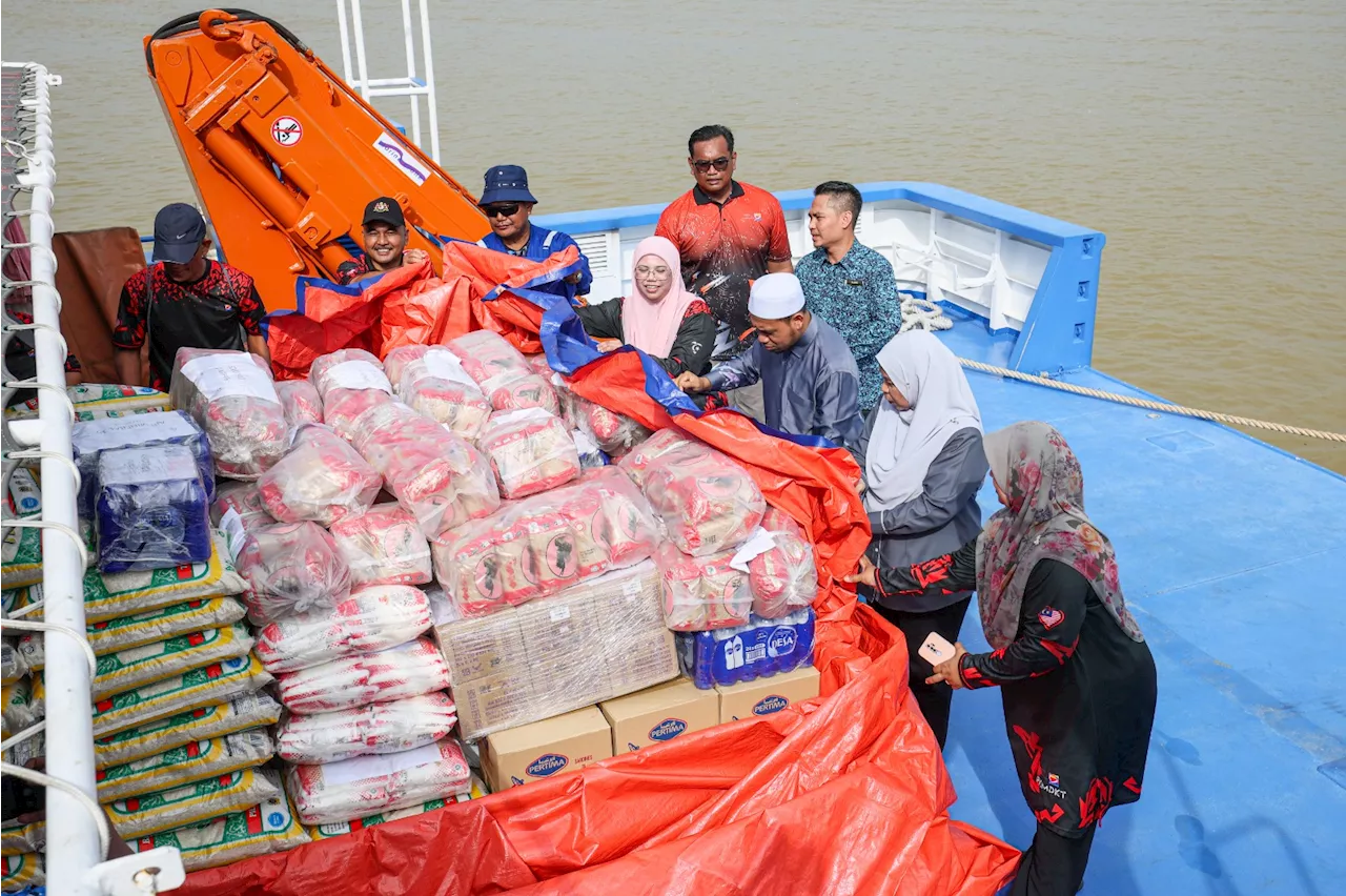 Bekalan keperluan asas, makanan di pengkalan hadapan cukup untuk musim tengkujuh