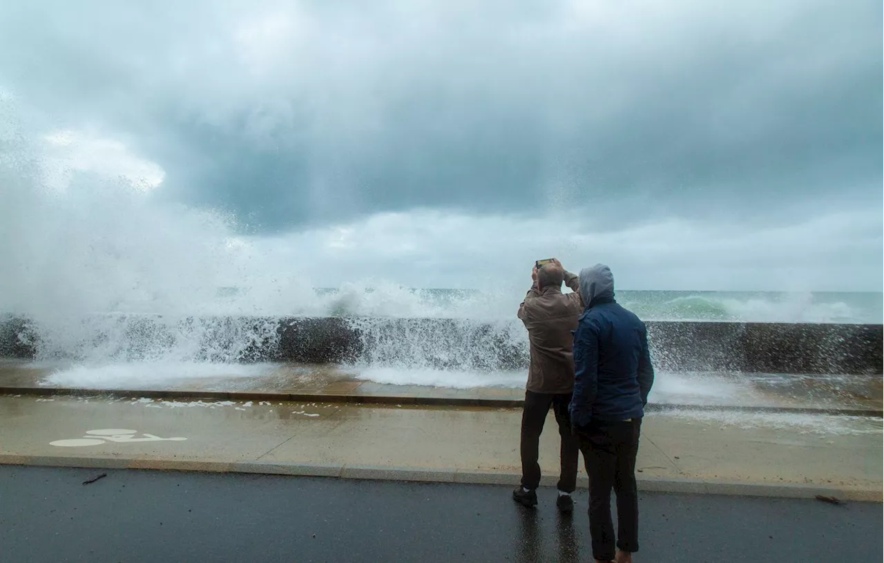 Saint-Jean-de-Luz : La ville ferme plusieurs plages en raison des conditions météorologiques