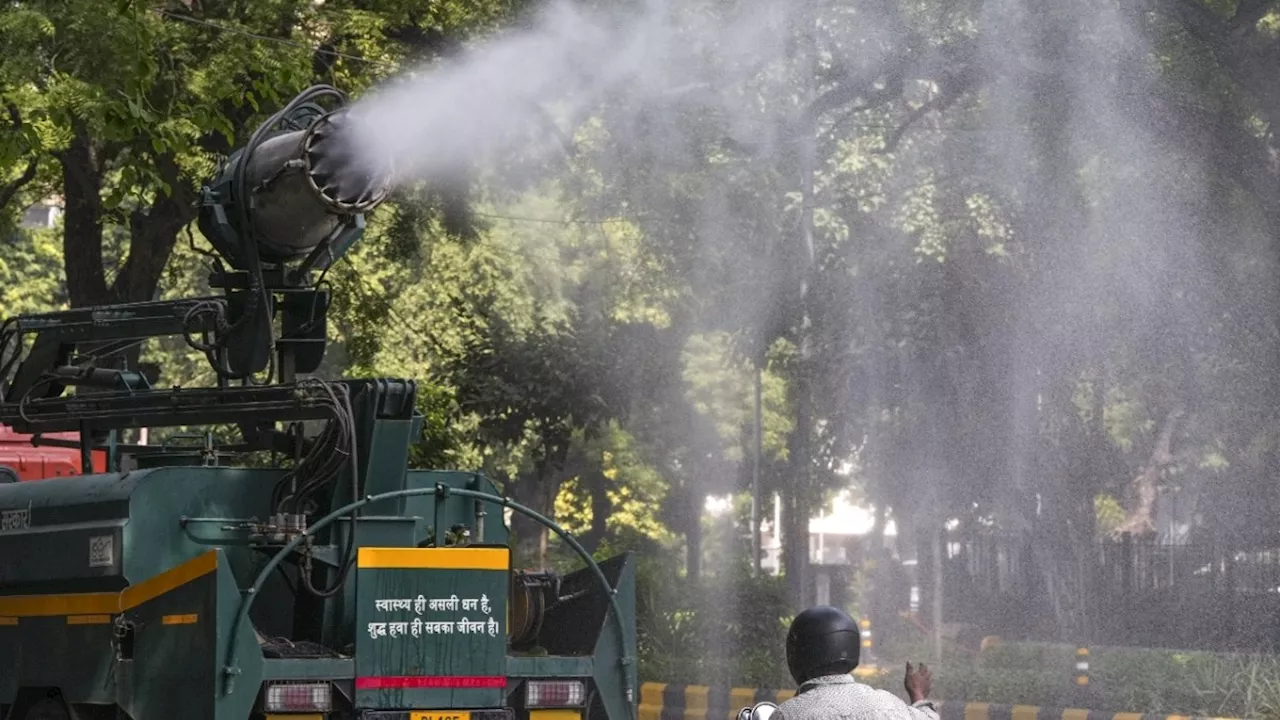 दिल्ली के प्रदूषण पर सियासत तेज, मंत्री गोपाल राय बोले- आनंद विहार में यूपी की डीजल बसों से बढ़ा AQI