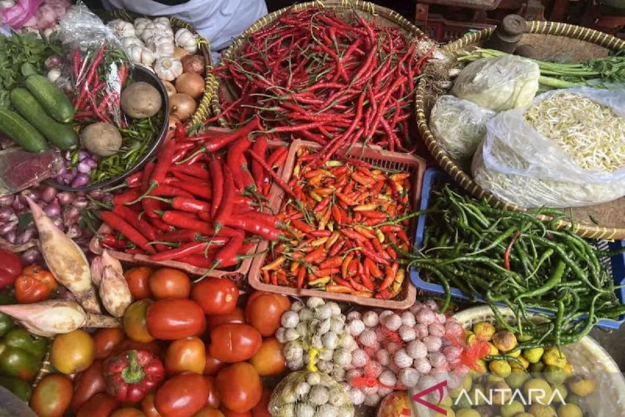 Harga pangan 18 Oktober mayoritas turun, cabai rawit Rp44.900 per kg