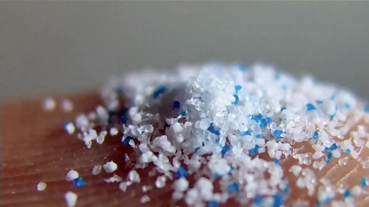 Schwimmt Mikroplastik in Wasserflaschen? Faktenfuchs