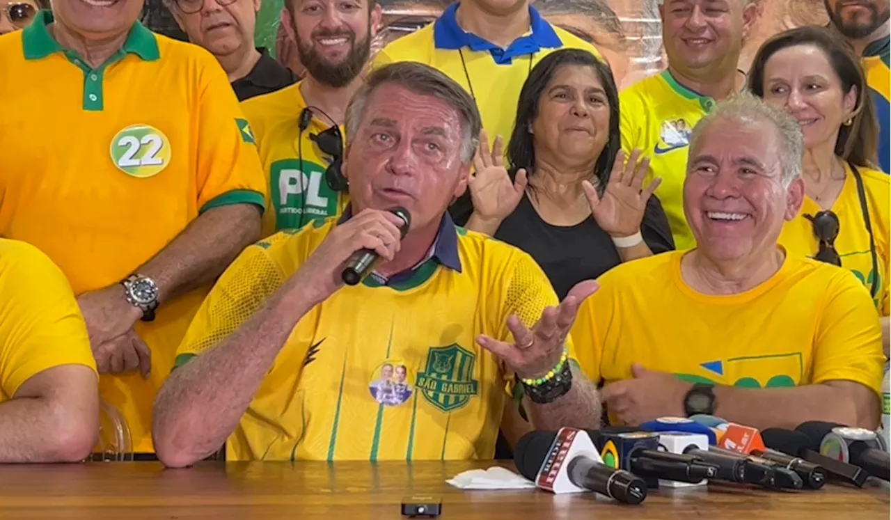 Bolsonaro diz não querer ver Michelle “envolvida em campanha”, mas fala que ela pensa no Senado