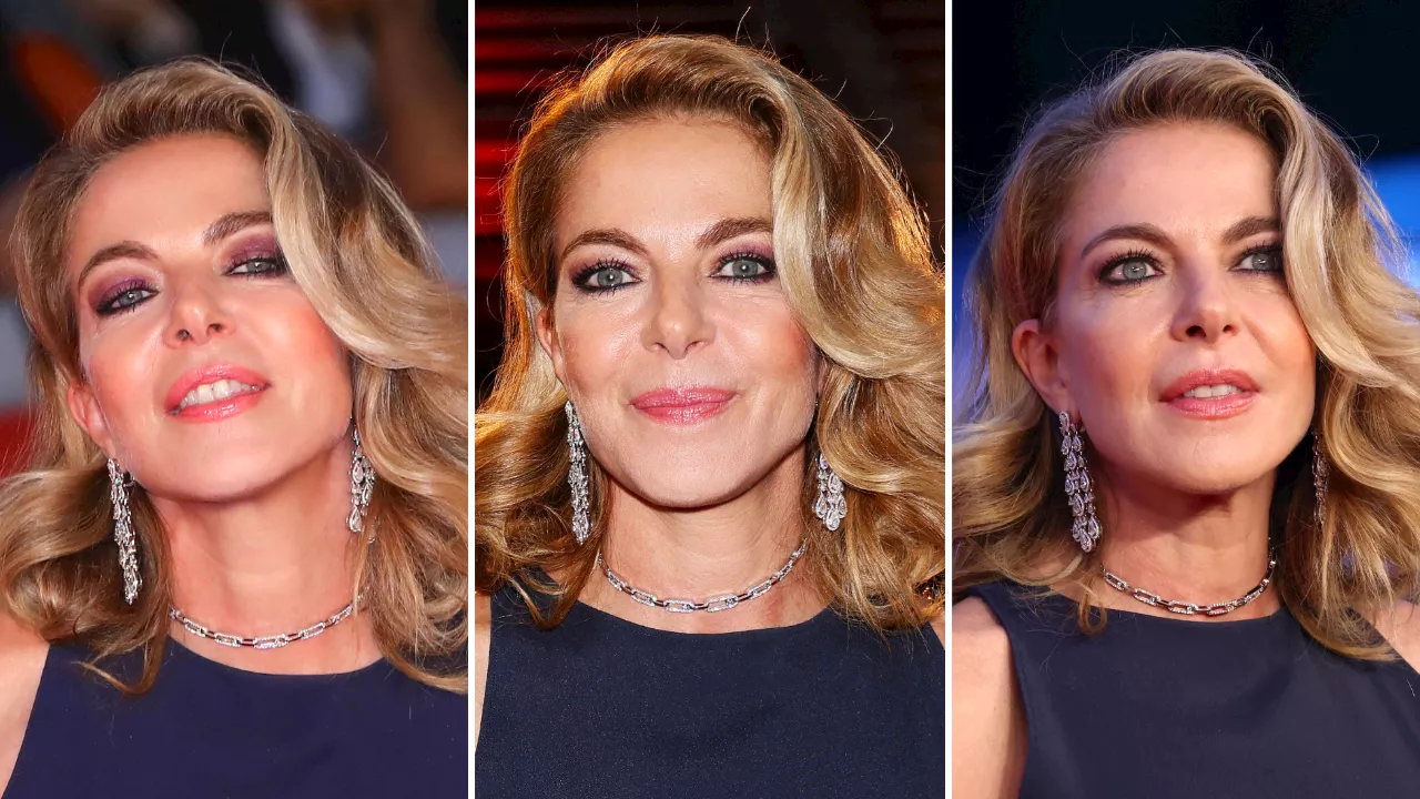 Claudia Gerini, rilancia l'hair look da diva Old Hollywood (con il trucco romantico)