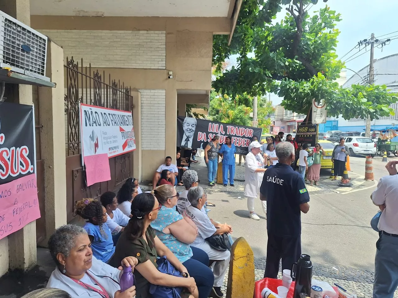 Hospital de Bonsucesso: protesto de servidores chega ao quinto dia; pacientes relatam demora no atendimento