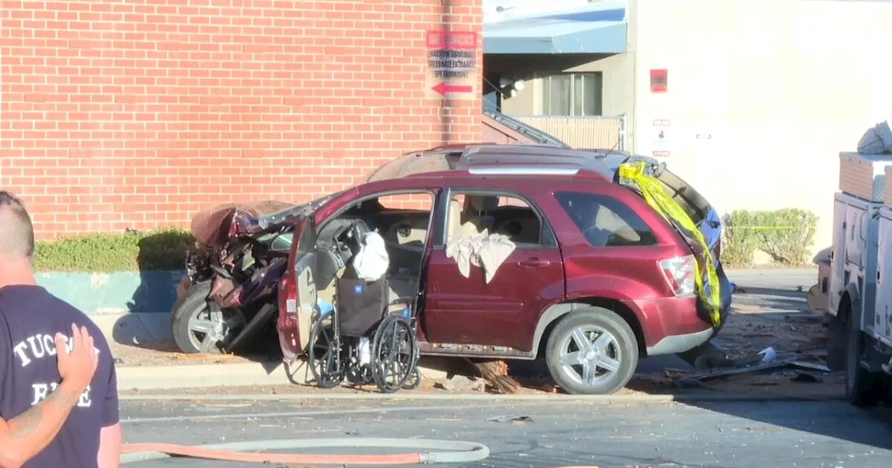 Car crash into pole in Midtown results in apartment fire