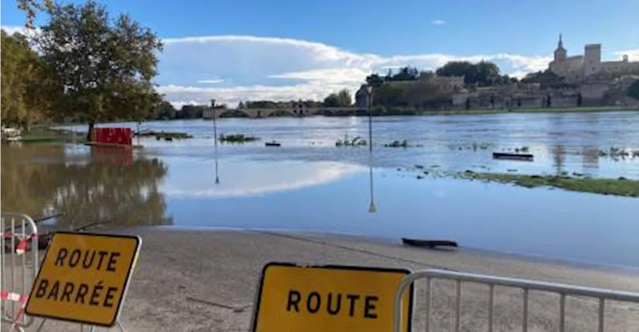 Avignon : les routes restent fermées en raison de la crue du Rhône